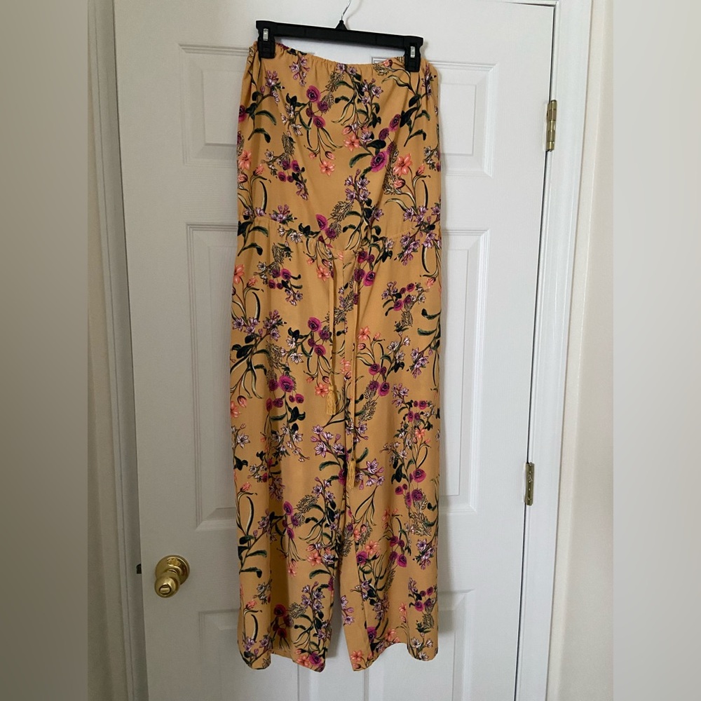 ** Bundle **. Strapless floral pant romper & earrings!